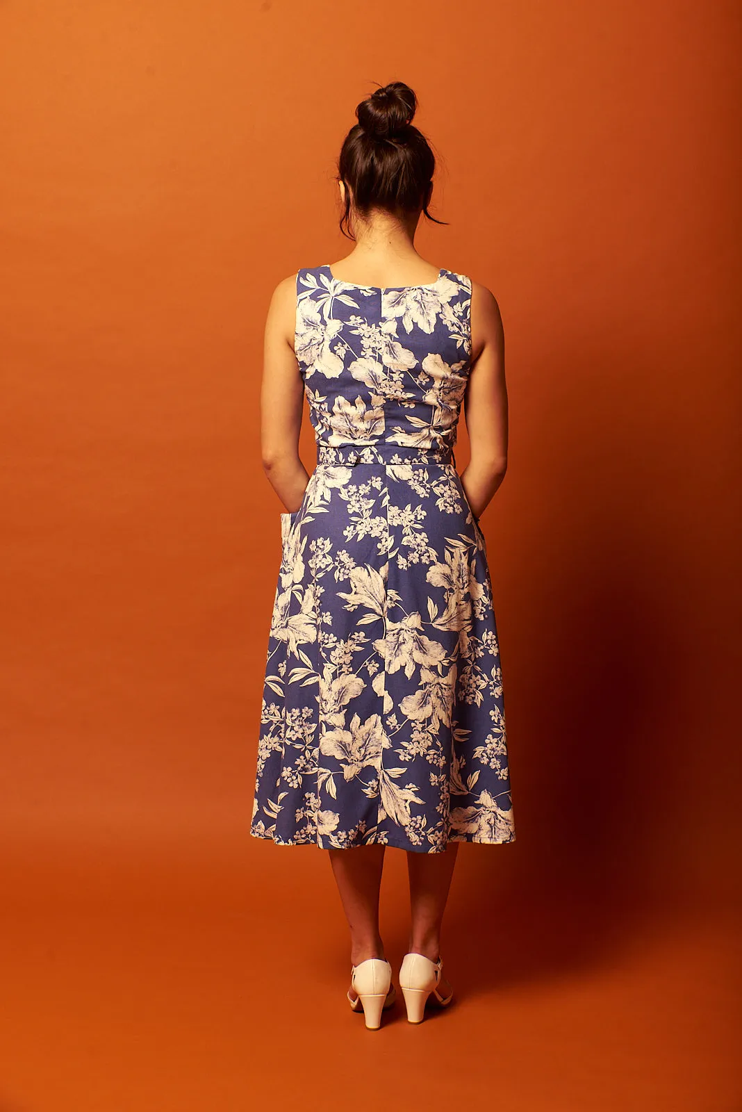 Bee Navy & Cream Hibiscus Linen Dress