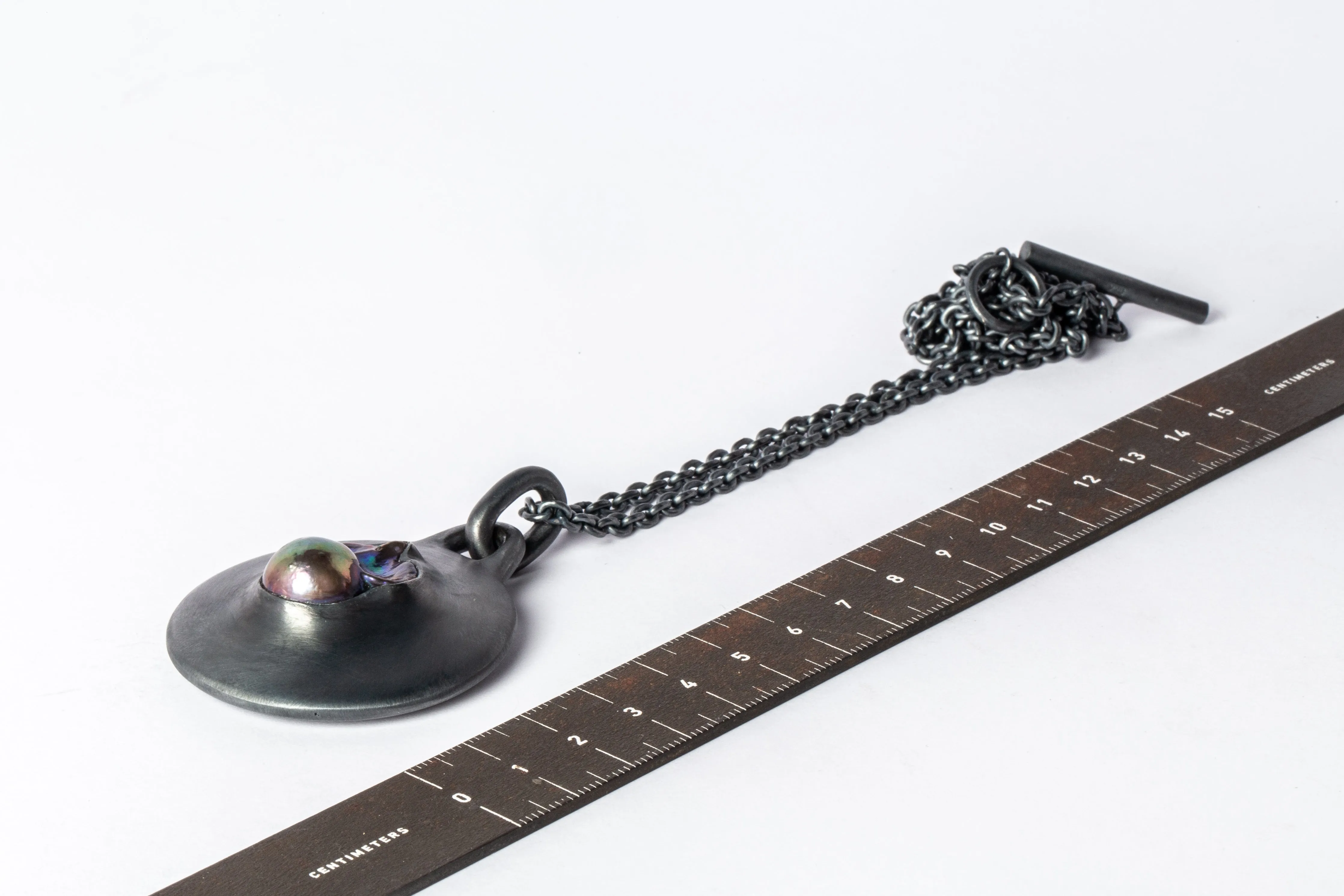 Disk Necklace (Terrestrial, Black Rainbow Pearl, 47mm, KA KPRL)