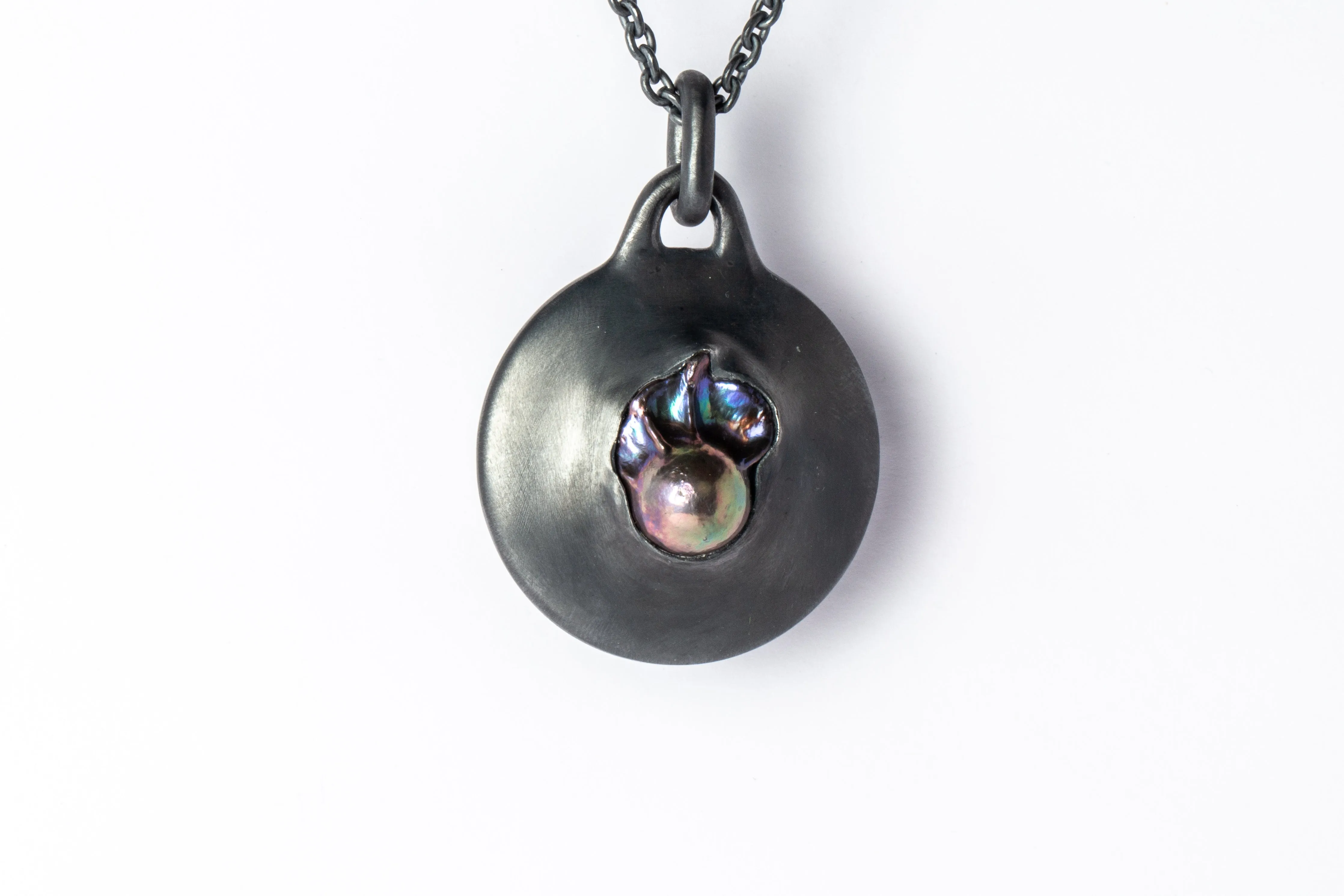 Disk Necklace (Terrestrial, Black Rainbow Pearl, 47mm, KA KPRL)