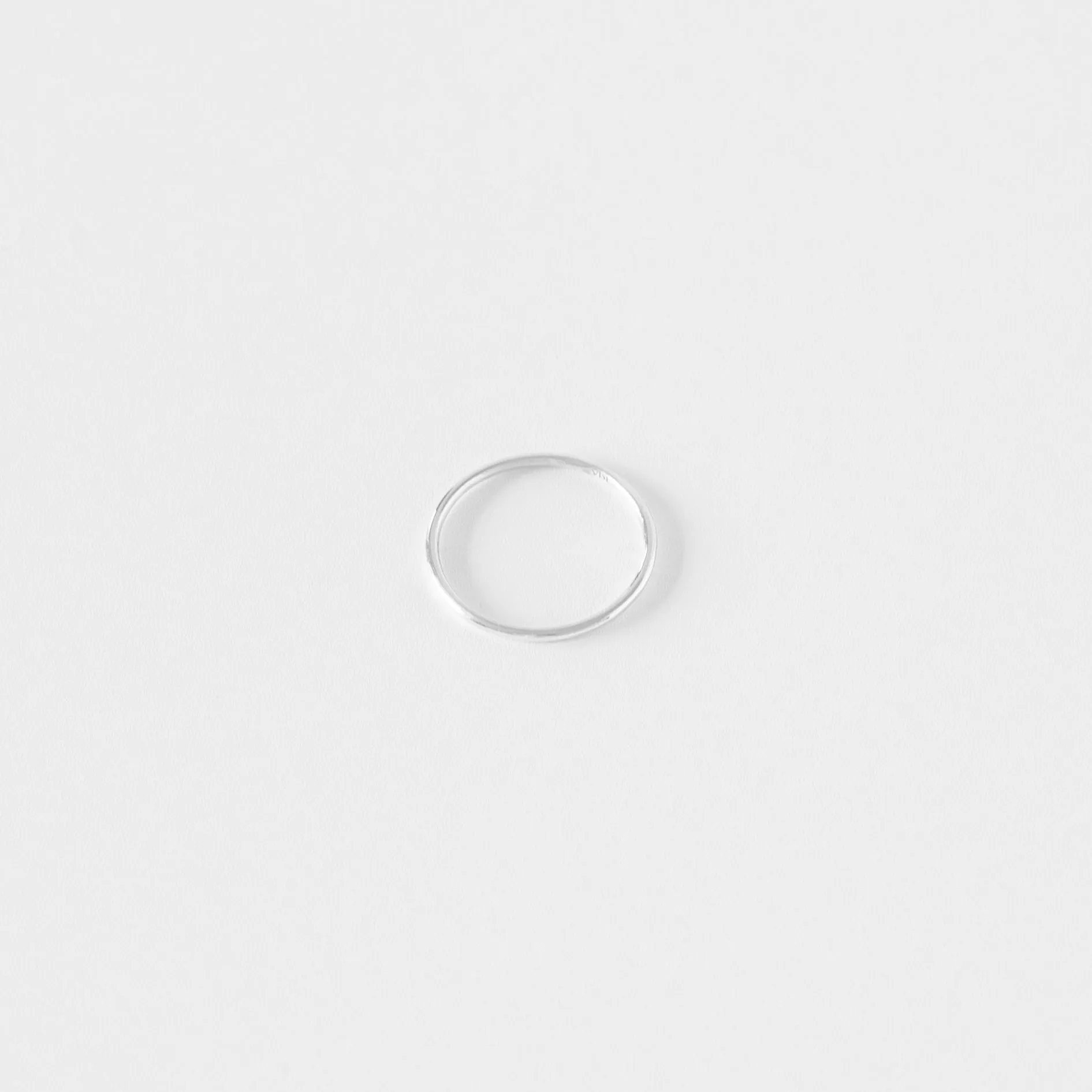 ESSENTIALS Thin Ring