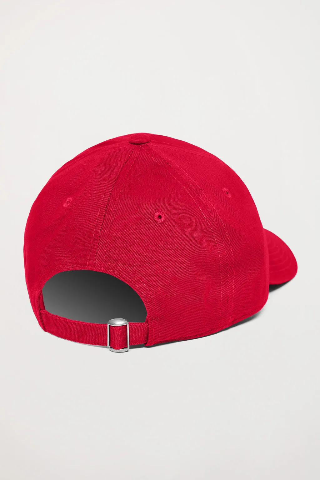 Gorra beisbolera roja con logo