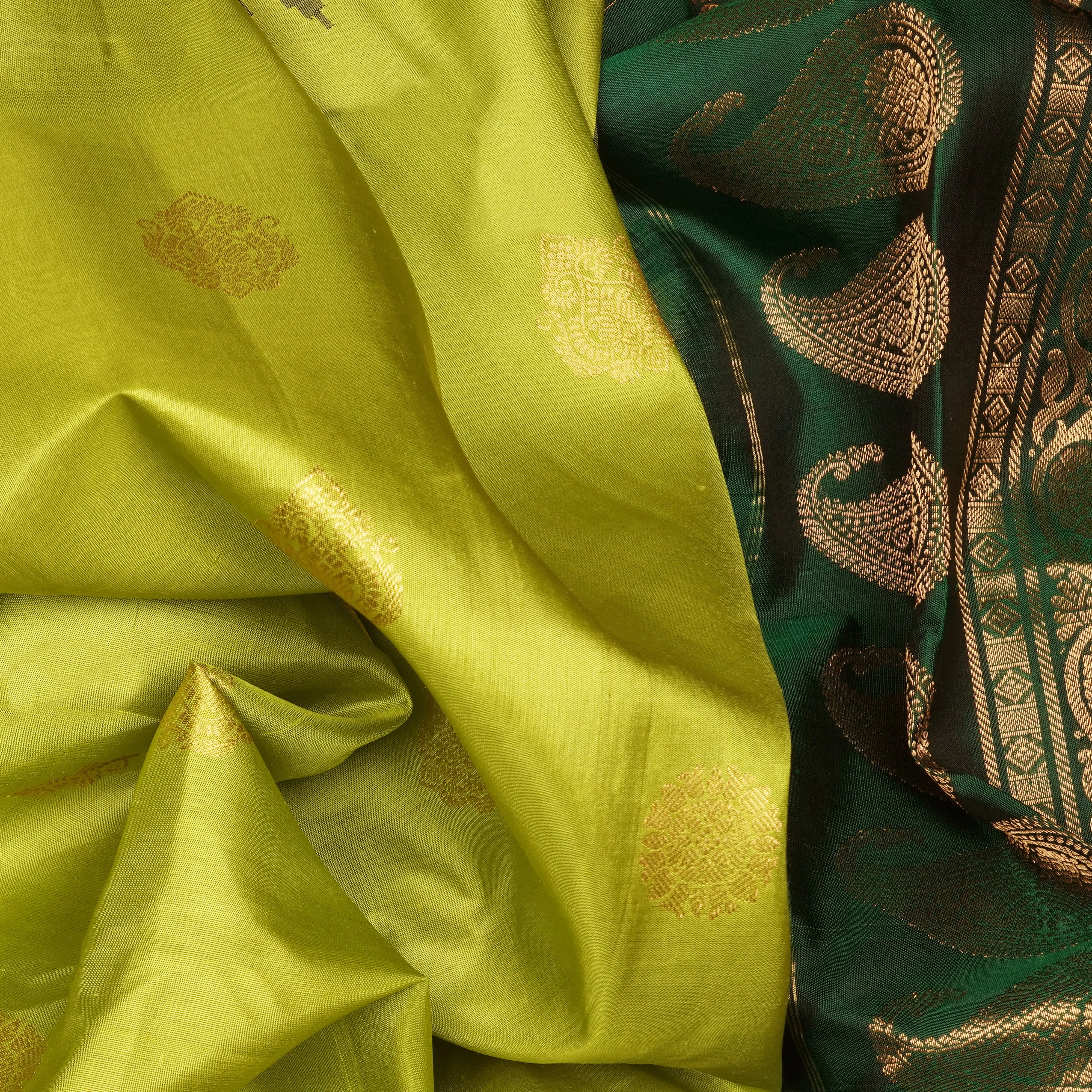 Handwoven Green Gadwal Silk Saree - 2033T010268DSC