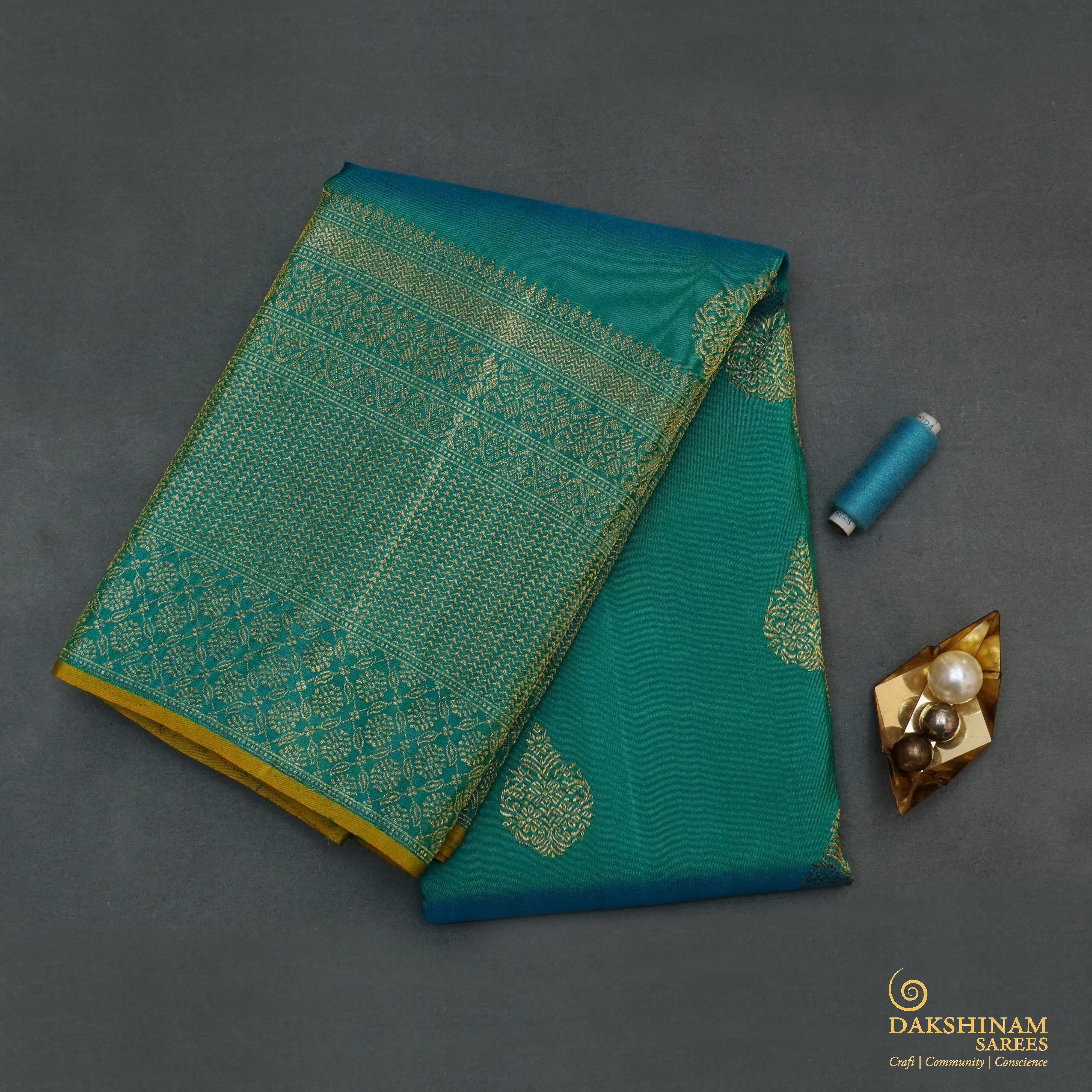 Handwoven Green Kanjivaram Silk Saree - 1908T007502DSC