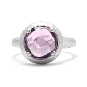 Ladies Amethyst Solitaire Ring