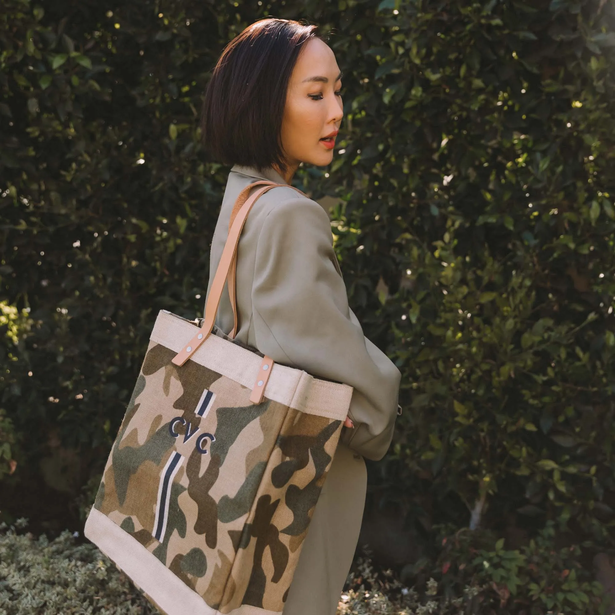 Market Tote in Safari with Black Monogram