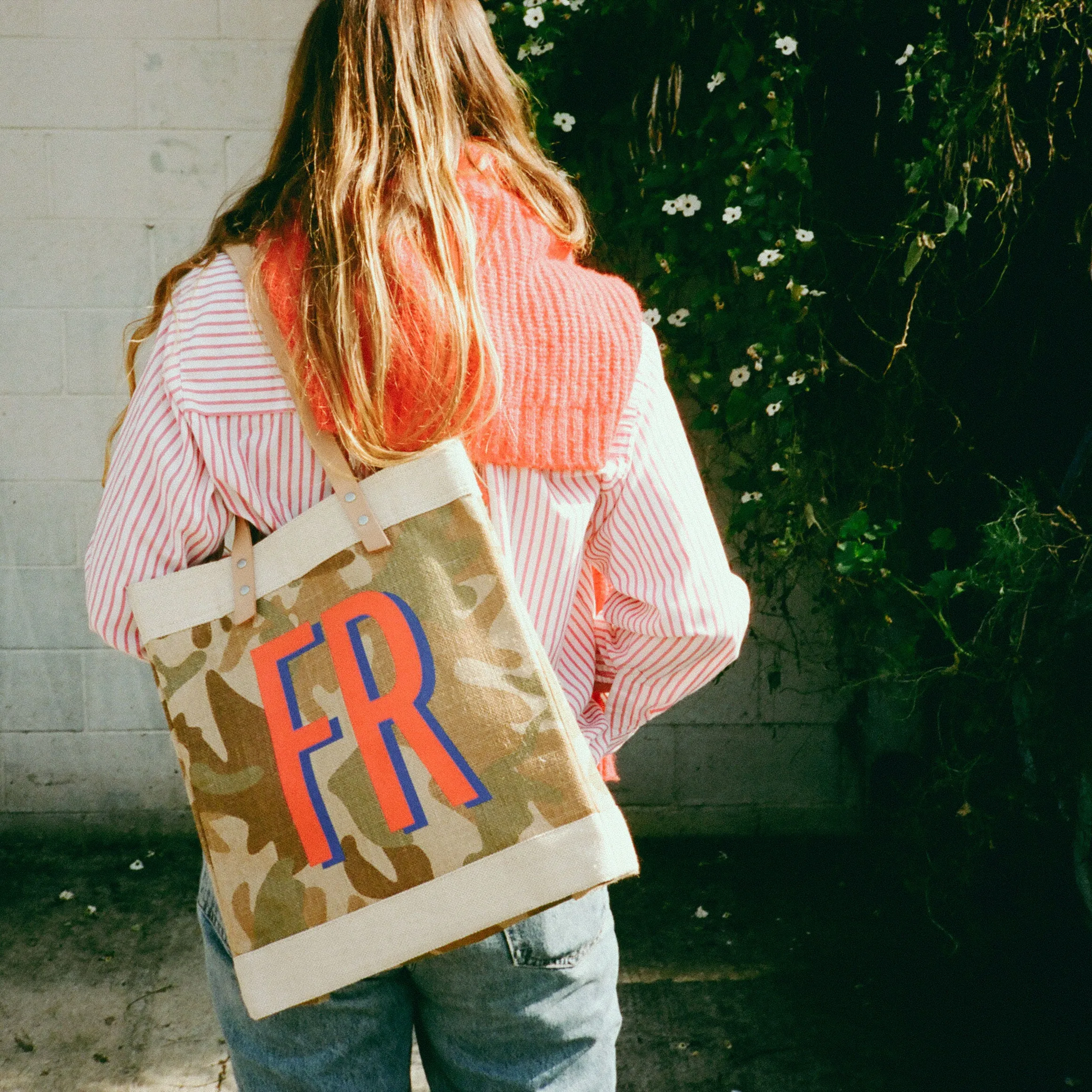 Market Tote in Safari with Large Monogram